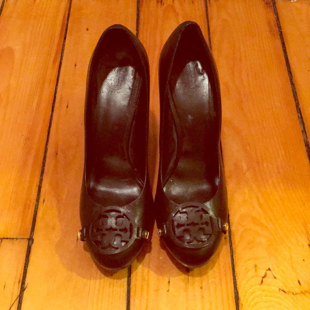 Tory Burch Black Sz. 8.5 Stacked Heel Pump